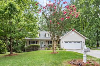 69 Red Cedar Drive, Hendersonville, NC 28792