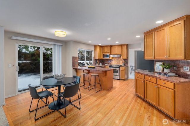 8218 126th Place SE, Newcastle, WA 98056