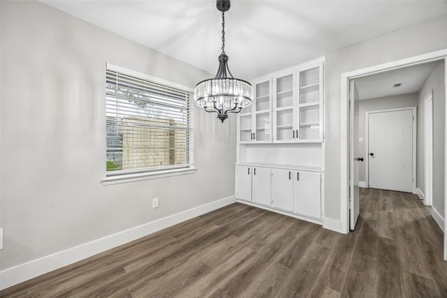 1702 Northcrest Drive, Arlington, TX 76012