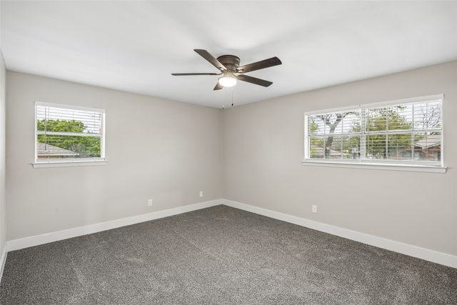 1702 Northcrest Drive, Arlington, TX 76012