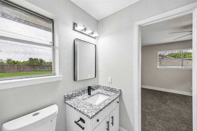 1702 Northcrest Drive, Arlington, TX 76012