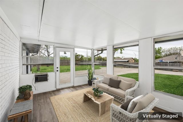 1702 Northcrest Drive, Arlington, TX 76012