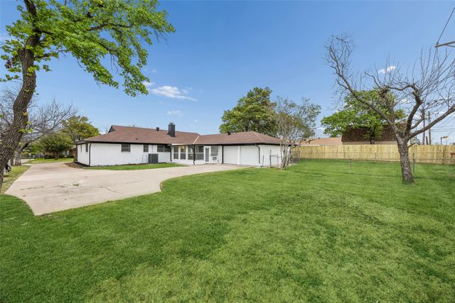 1702 Northcrest Drive, Arlington, TX 76012