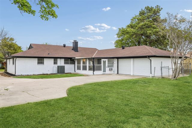 1702 Northcrest Drive, Arlington, TX 76012