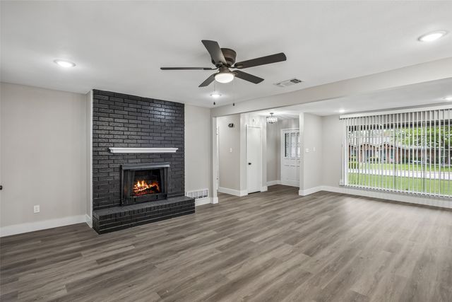 1702 Northcrest Drive, Arlington, TX 76012