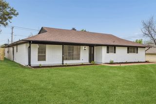 1702 Northcrest Drive, Arlington, TX 76012