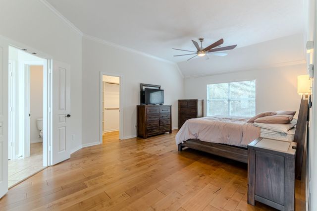 7 Stickley Court, The Woodlands, TX 77382