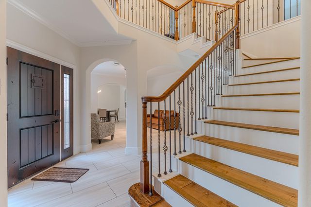 7 Stickley Court, The Woodlands, TX 77382
