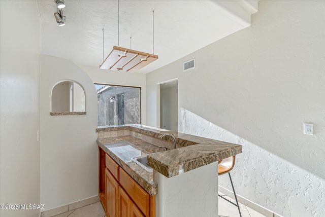 4725 N Craycroft Road, Tucson, AZ 85718