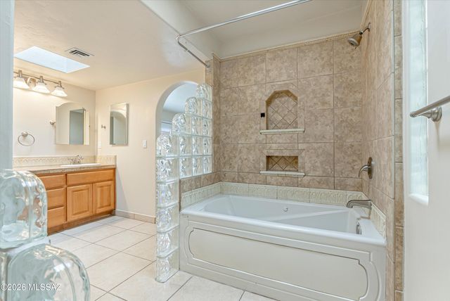 4725 N Craycroft Road, Tucson, AZ 85718