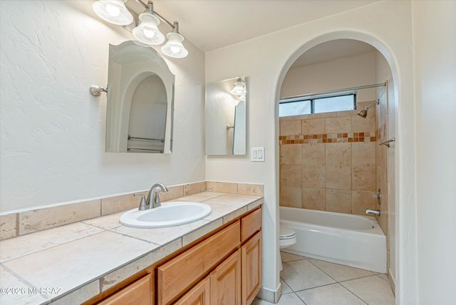 4725 N Craycroft Road, Tucson, AZ 85718