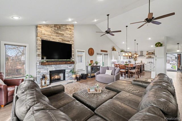 9084 Copper Ridge Drive, Davison Township, MI 48423