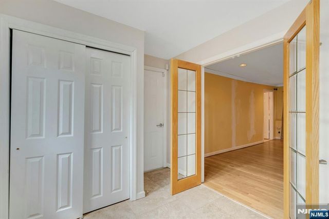 9 Hemlock Drive, Paramus, NJ 07652