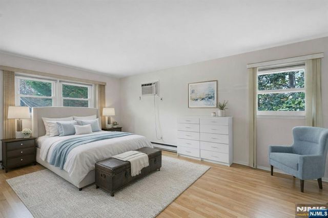 9 Hemlock Drive, Paramus, NJ 07652