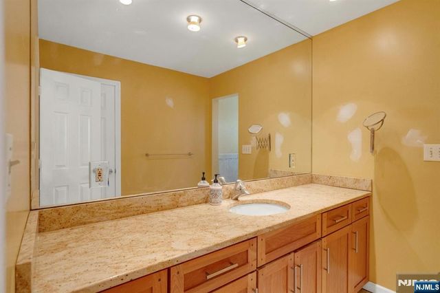 9 Hemlock Drive, Paramus, NJ 07652