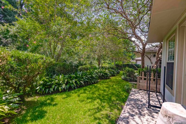 1284 Meadow Lea Dr, Baton Rouge, LA 70808