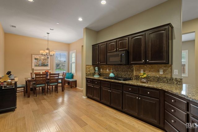 6411 Lisbon Place, Bakersfield, CA 93306