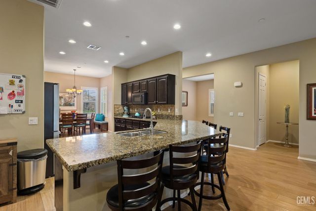 6411 Lisbon Place, Bakersfield, CA 93306