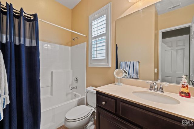 6411 Lisbon Place, Bakersfield, CA 93306