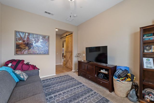 6411 Lisbon Place, Bakersfield, CA 93306