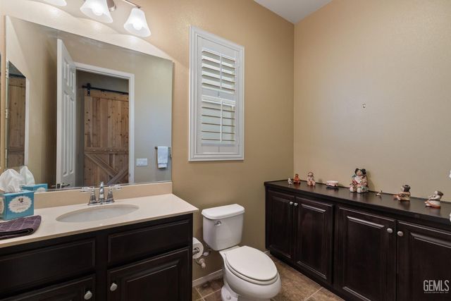 6411 Lisbon Place, Bakersfield, CA 93306