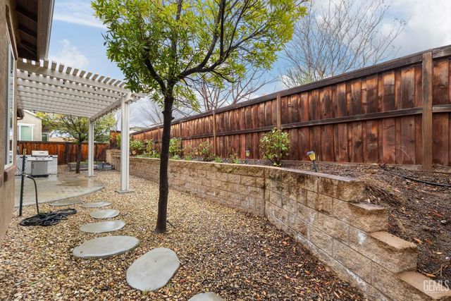 6411 Lisbon Place, Bakersfield, CA 93306