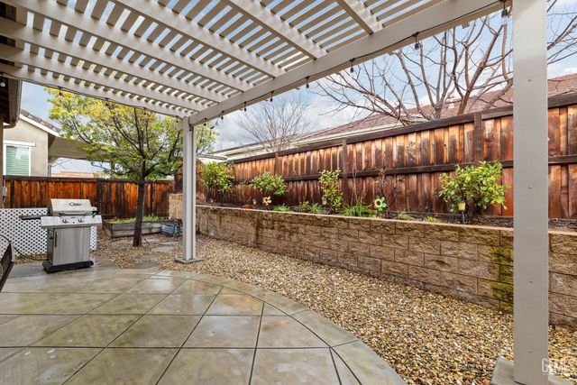 6411 Lisbon Place, Bakersfield, CA 93306