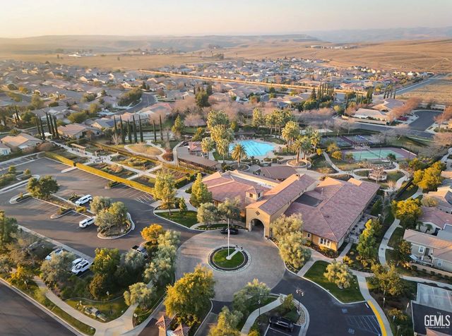 6411 Lisbon Place, Bakersfield, CA 93306