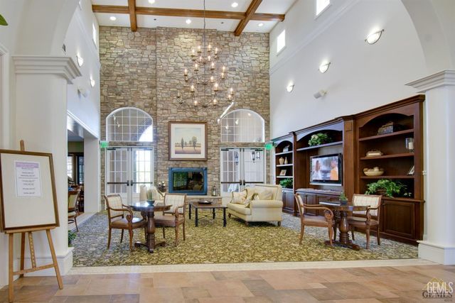 6411 Lisbon Place, Bakersfield, CA 93306