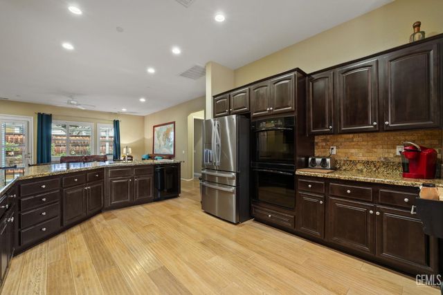 6411 Lisbon Place, Bakersfield, CA 93306