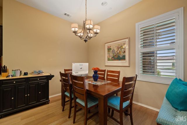 6411 Lisbon Place, Bakersfield, CA 93306