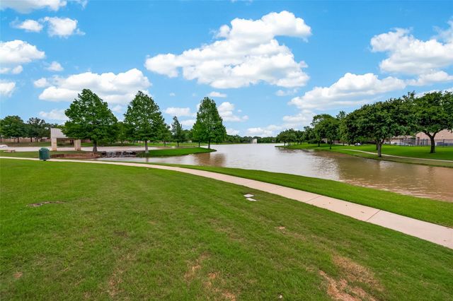 5627 Pleasant Falls Drive, Richmond, TX 77407