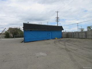 21665 Groesbeck Highway, Warren, MI 48089
