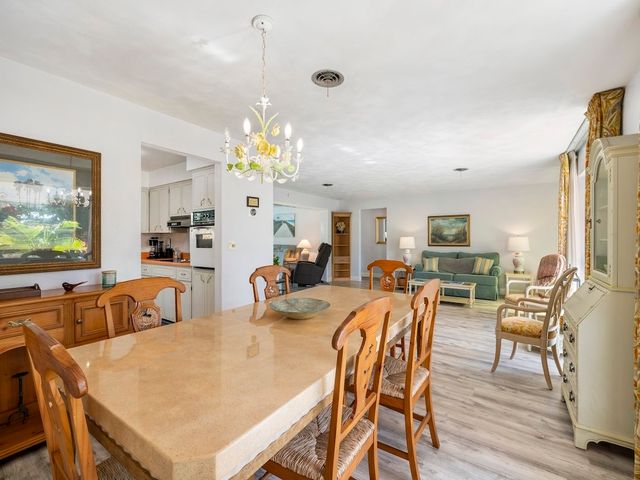 601 Gardenia Lane, Vero Beach, FL 32963