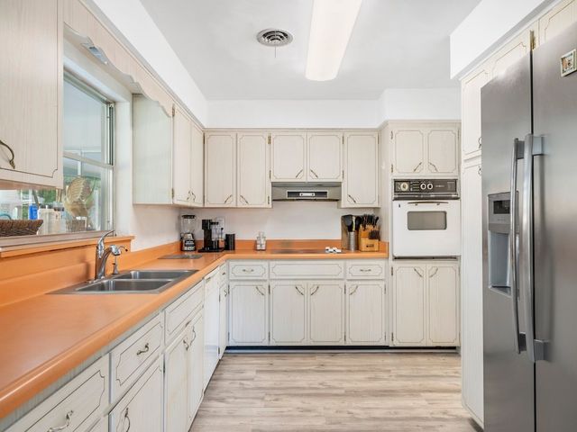 601 Gardenia Lane, Vero Beach, FL 32963