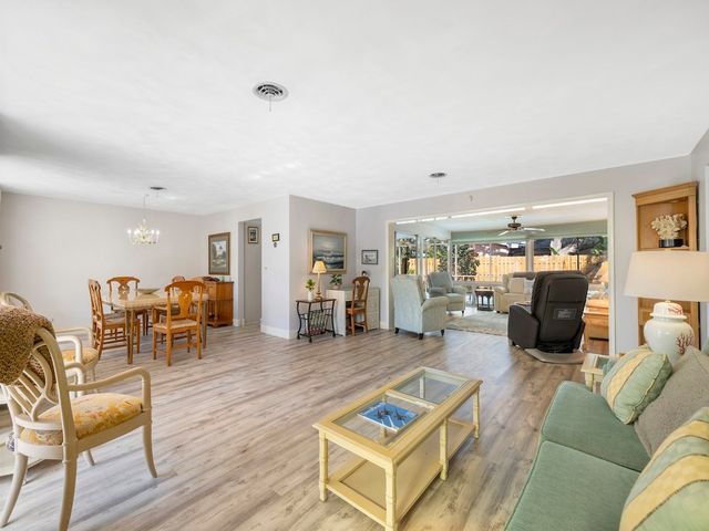 601 Gardenia Lane, Vero Beach, FL 32963