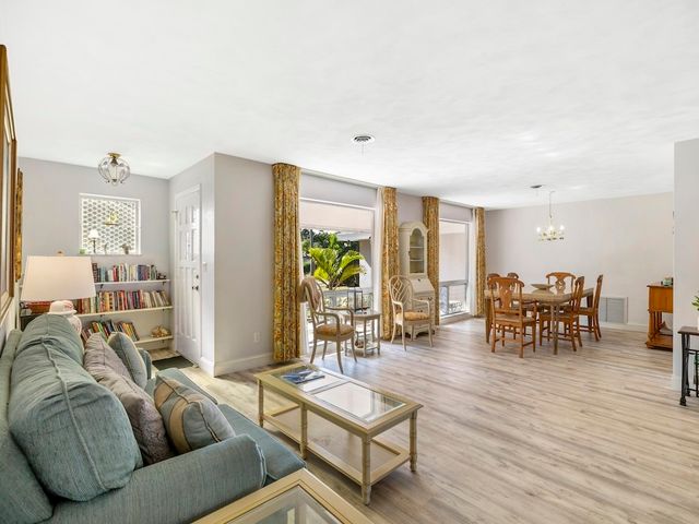 601 Gardenia Lane, Vero Beach, FL 32963