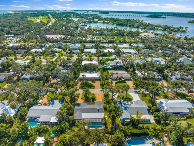 601 Gardenia Lane, Vero Beach, FL 32963