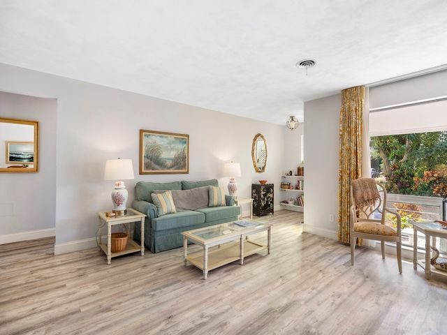 601 Gardenia Lane, Vero Beach, FL 32963