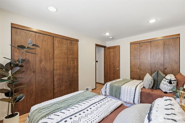 2007 NE 137th Street, Seattle, WA 98125