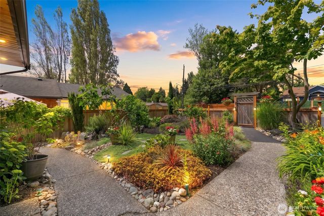 2007 NE 137th Street, Seattle, WA 98125