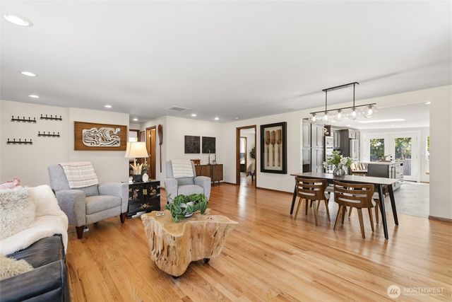 2007 NE 137th Street, Seattle, WA 98125