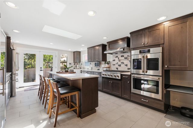 2007 NE 137th Street, Seattle, WA 98125