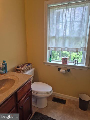 918 CHESTNUT ST, Gap, PA 17527