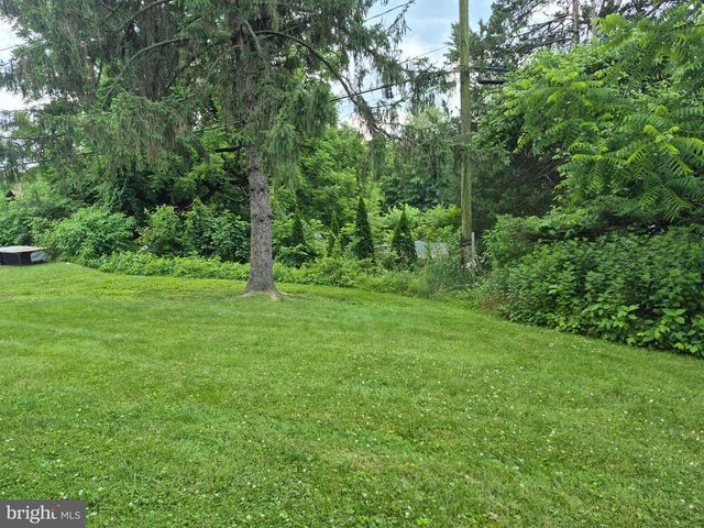 918 CHESTNUT ST, Gap, PA 17527