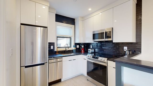 353 E 8th St 3, Boston, MA 02127