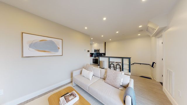 353 E 8th St 3, Boston, MA 02127