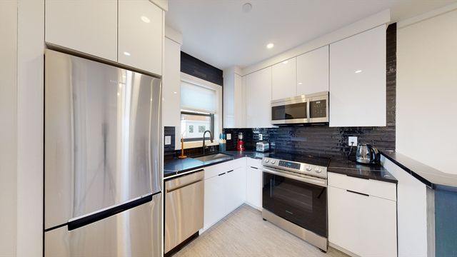 353 E 8th St 3, Boston, MA 02127