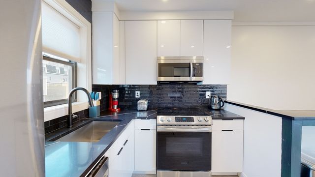 353 E 8th St 3, Boston, MA 02127