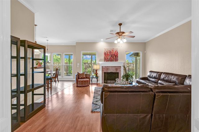 123 Jamestown Avenue, Clute, TX 77531
